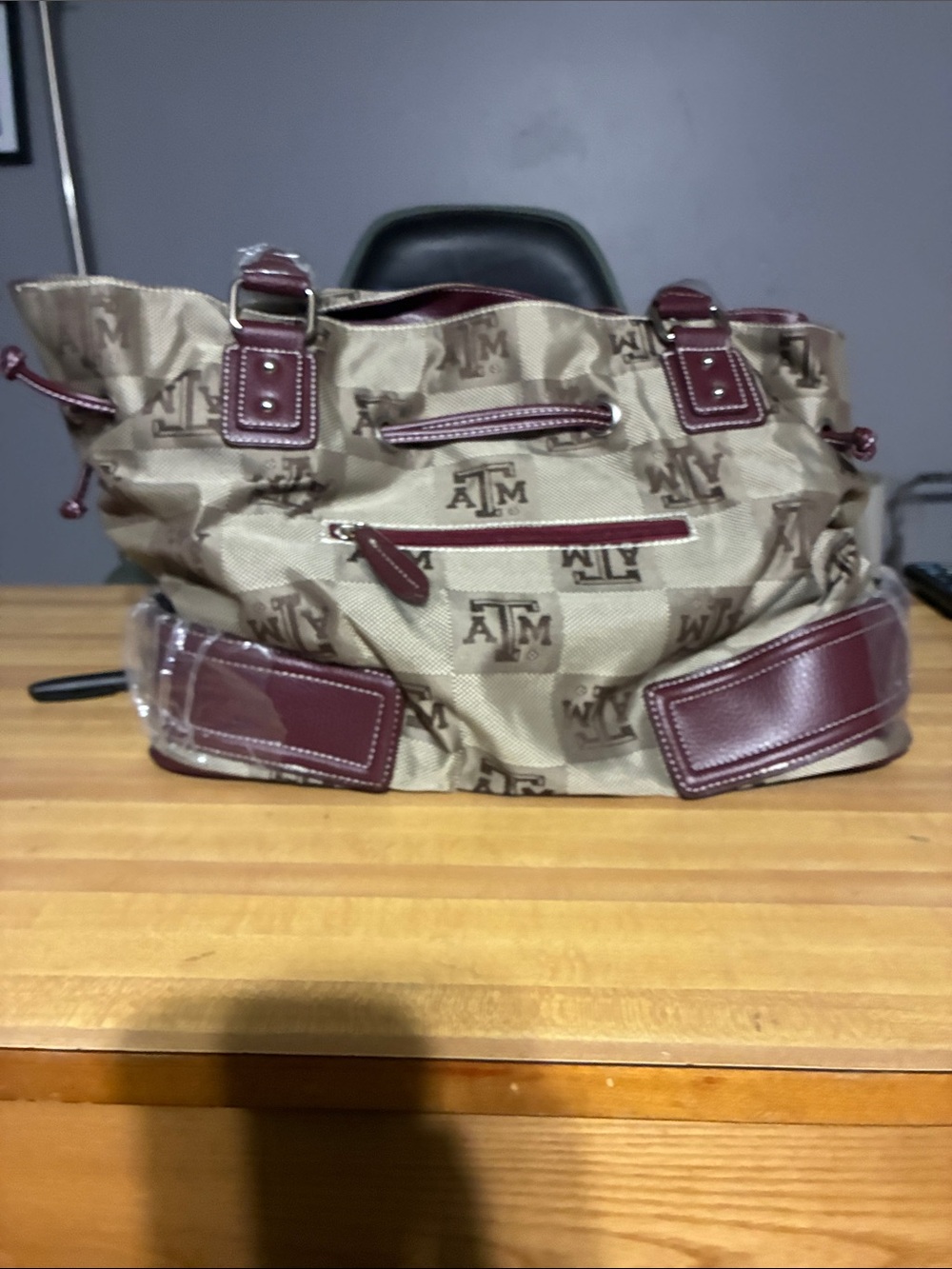 American Tourister Burgundy and Beige Tote Bag